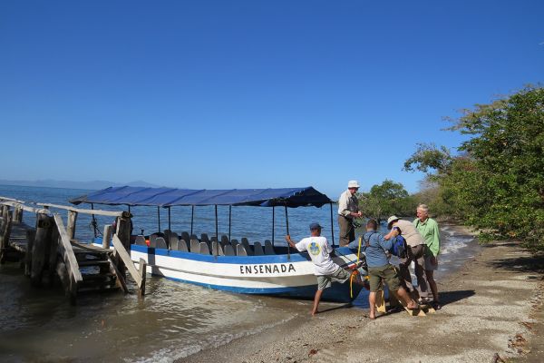 A private boat trip takes us across the Gulf of Nicoya