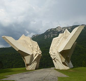 BiH Tjentiste monument