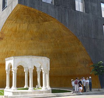 Tirana tomb