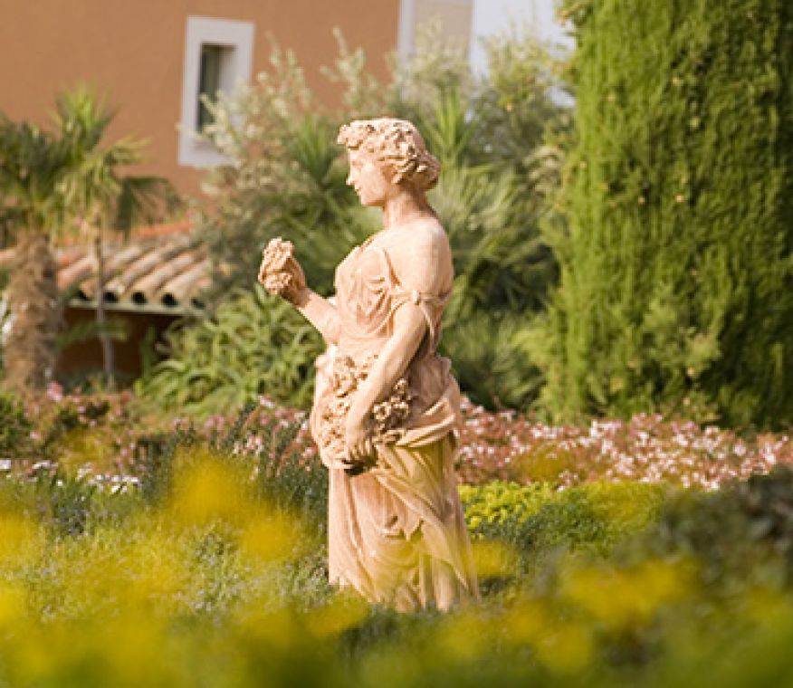Aix statue